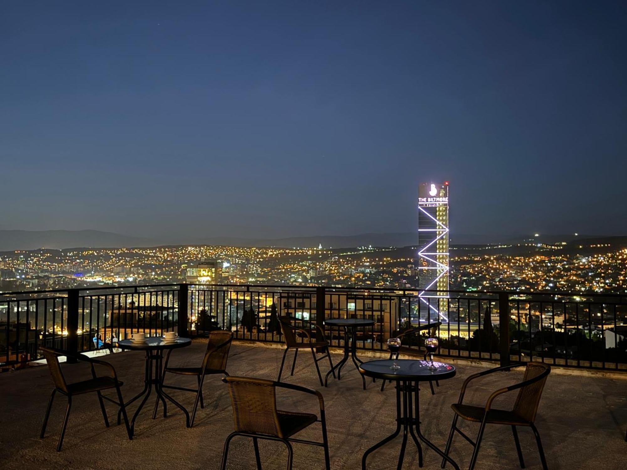 Brothers Apartments With Terrace In Old Tbilisi Exterior photo